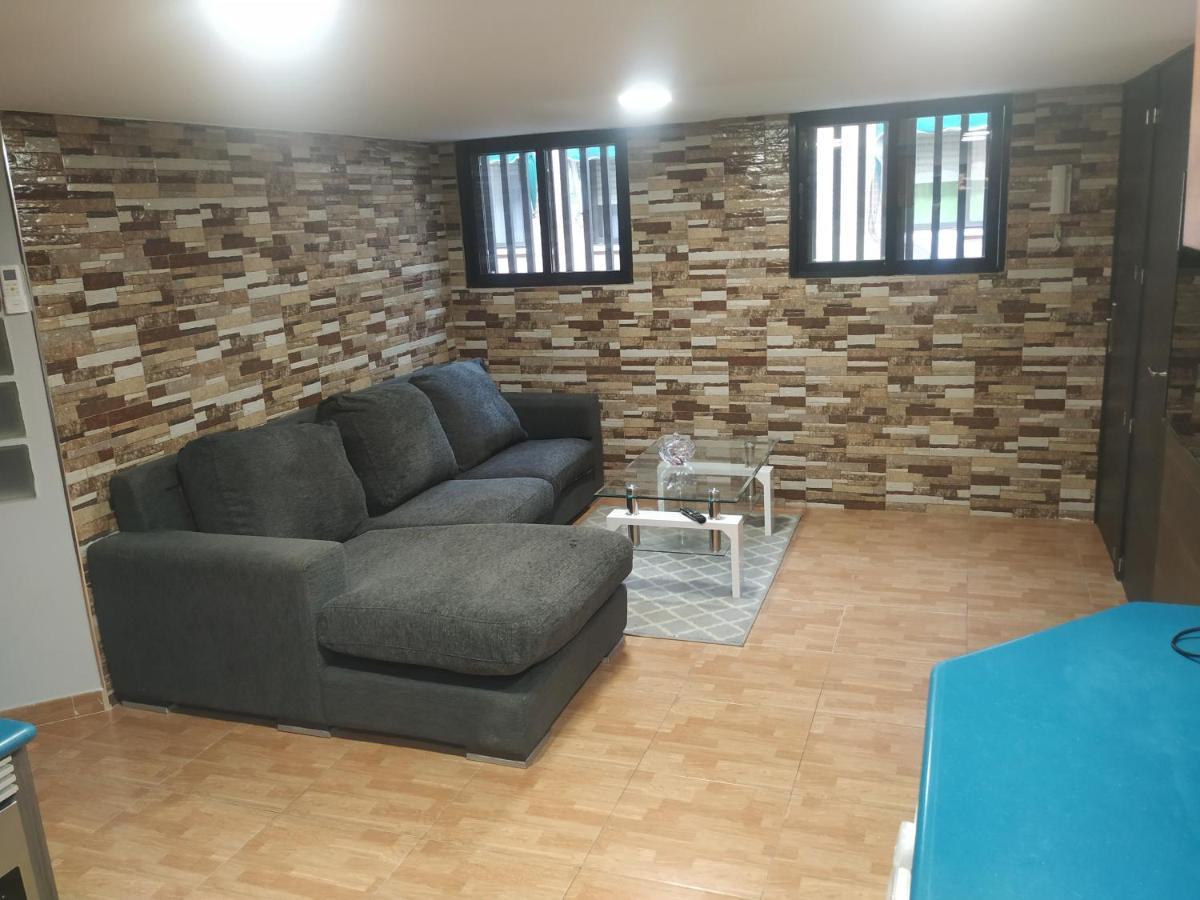 Apartamentos Deluxe Barajas Madri Exterior foto